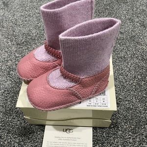 New never worn Macie toddler kids Ugg boots